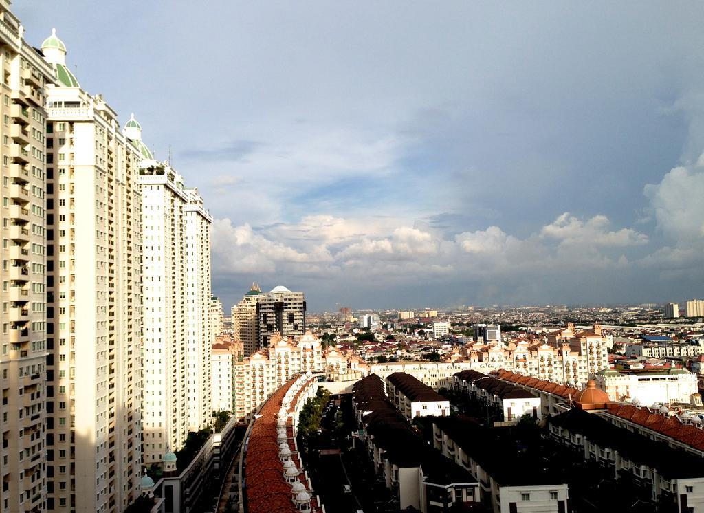 Ravarine Suite Apartment Джакарта Екстериор снимка