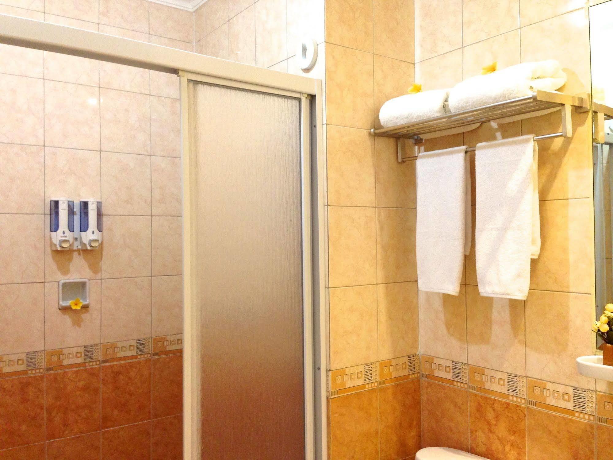 Ravarine Suite Apartment Джакарта Екстериор снимка