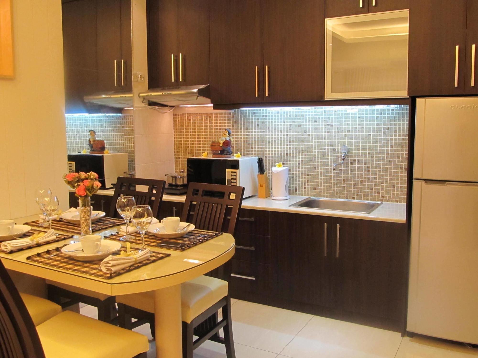 Ravarine Suite Apartment Джакарта Екстериор снимка